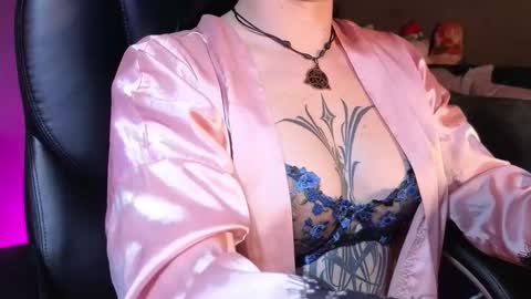 Snapshot of gaia_joness chatting on 11/27/25, 01:51 gaia_joness online show from 11/27/25, 01:51