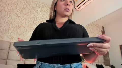 gaia_stonne online show from 07/28/26, 06:20