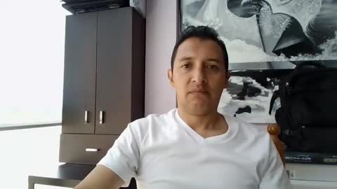 Snapshot of galanteescucha1712 chatting on 05/19/26, 08:09 galante online show from 05/19/26, 08:09