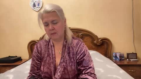 Snapshot of galatea_2025 chatting on 10/19/25, 04:18 galatea_2025 online show from 10/19/25, 04:18