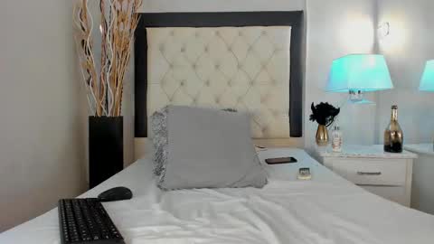 Snapshot of galehodgee chatting on 10/18/25, 01:12 Gale online show from 10/18/25, 01:12