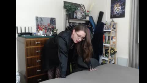 Snapshot of gangbangxxxgirl chatting on 09/13/25, 10:26 HOT online show from 09/13/25, 10:26