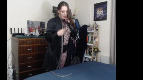 Snapshot of gangbangxxxgirl chatting on 10/25/25, 10:34 HOT online show from 10/25/25, 10:34