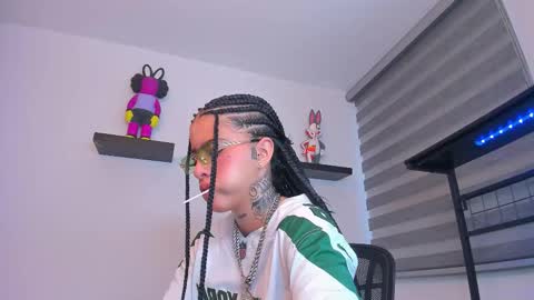 Snapshot of gangster_girl chatting on 12/21/25, 09:22 GANG online show from 12/21/25, 09:22