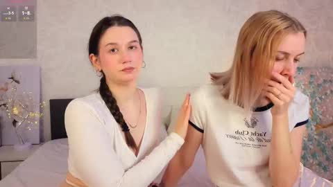 Snapshot of garden_flower chatting on 11/30/25, 03:10 Violla online show from 11/30/25, 03:10