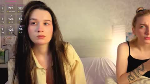 Snapshot of garden_flower chatting on 12/01/25, 03:33 Violla online show from 12/01/25, 03:33