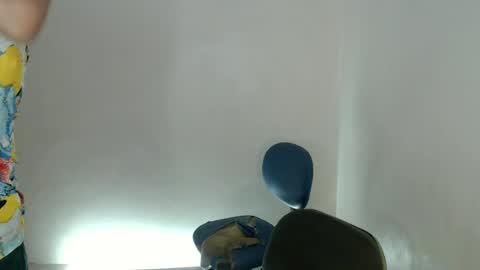 Snapshot of gardo_versoza chatting on 06/13/26, 10:24 MIKEL online show from 06/13/26, 10:24