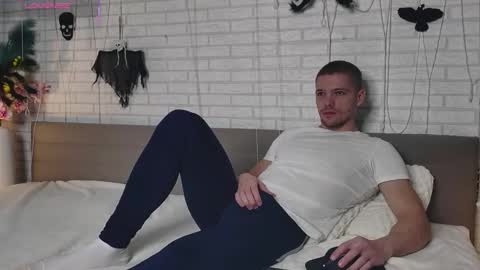 Gared online show from 10/31/25, 06:25