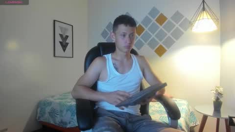 garuo_18 online show from 10/31/25, 03:40