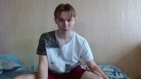 Snapshot of gary_snail33257 chatting on 10/19/25, 09:54 meow online show from 10/19/25, 09:54