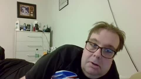 Snapshot of garyg930 chatting on 12/19/25, 02:29 Gary online show from 12/19/25, 02:29
