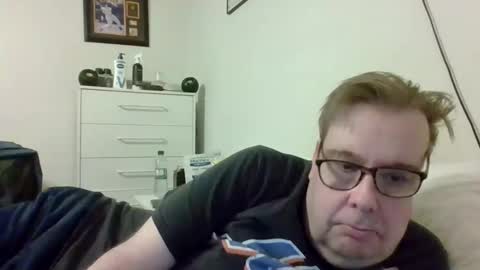 Snapshot of garyg930 chatting on 04/28/26, 01:04 Gary online show from 04/28/26, 01:04