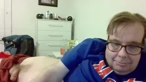 Snapshot of garyg930 chatting on 05/18/26, 03:24 Gary online show from 05/18/26, 03:24