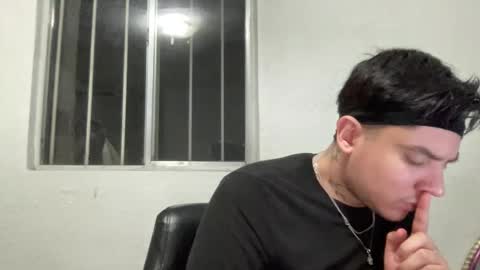 Snapshot of garypinepineapple chatting on 04/23/26, 07:09 garypinepineapple online show from 04/23/26, 07:09
