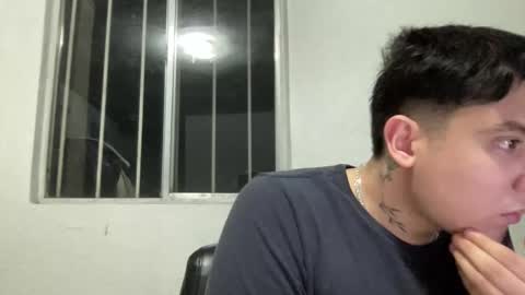 Snapshot of garypinepineapple chatting on 04/25/26, 06:16 garypinepineapple online show from 04/25/26, 06:16