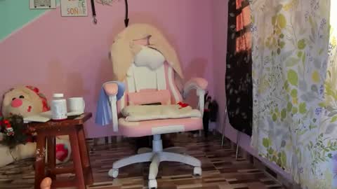 Snapshot of gaticahot001 chatting on 12/16/25, 12:21 Diana online show from 12/16/25, 12:21