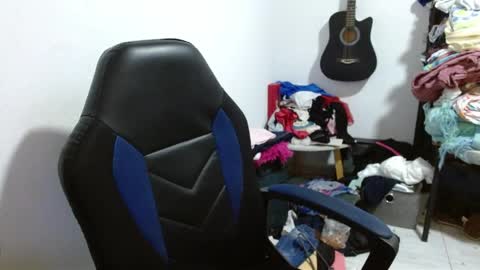 Snapshot of gatika_sexy chatting on 04/19/26, 07:38 katia online show from 04/19/26, 07:38