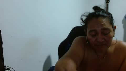 Snapshot of gatika_sexy chatting on 05/27/26, 06:32 katia online show from 05/27/26, 06:32