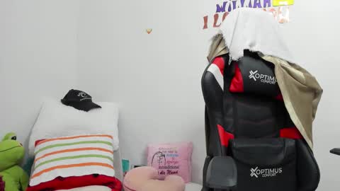 Snapshot of gatitasexy_hot_wet4u chatting on 11/13/25, 10:41 Mfe online show from 11/13/25, 10:41