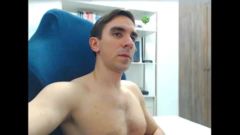 Snapshot of gatosarado23 chatting on 10/22/25, 02:23 gatosarado23 online show from 10/22/25, 02:23