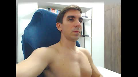 Snapshot of gatosarado23 chatting on 11/01/25, 04:36 gatosarado23 online show from 11/01/25, 04:36