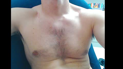 gatosarado23 online show from 04/25/26, 05:32