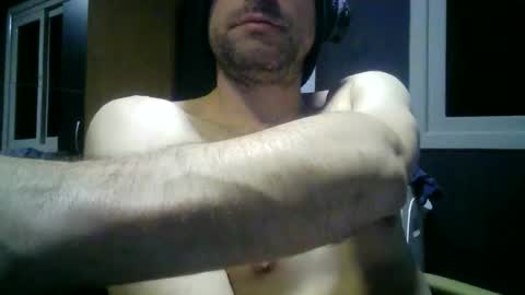 Snapshot of gauchors21 chatting on 10/18/25, 03:09 gauchors21 online show from 10/18/25, 03:09