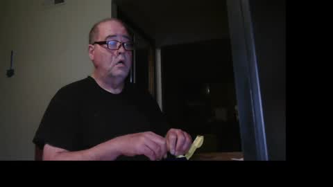 gavineverett3 online show from 10/28/25, 08:51