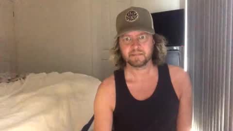 Snapshot of gcsurfer81 chatting on 10/05/25, 04:44 gcsurfer81 online show from 10/05/25, 04:44