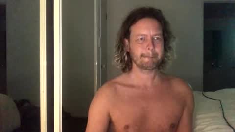 Snapshot of gcsurfer81 chatting on 10/31/25, 09:10 gcsurfer81 online show from 10/31/25, 09:10