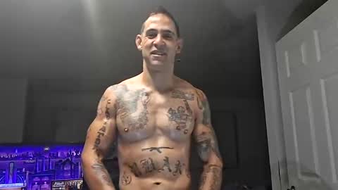 Snapshot of geekedoutlabs chatting on 10/01/25, 05:46 Zanecubano online show from 10/01/25, 05:46