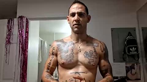 Snapshot of geekedoutlabs chatting on 10/03/25, 06:21 Zanecubano online show from 10/03/25, 06:21