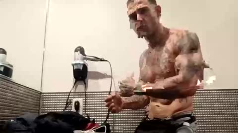 Snapshot of geekedoutlabs chatting on 10/15/25, 12:22 Zanecubano online show from 10/15/25, 12:22