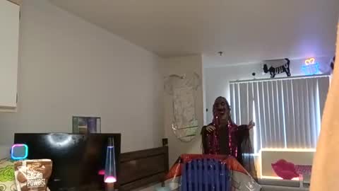 Snapshot of geekedoutlabs chatting on 10/16/25, 05:14 Zanecubano online show from 10/16/25, 05:14