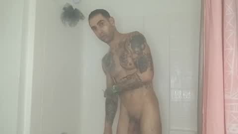 Snapshot of geekedoutlabs chatting on 11/24/25, 04:07 Zanecubano online show from 11/24/25, 04:07