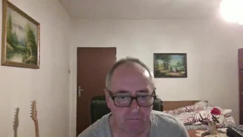 Snapshot of gelaktiv chatting on 03/01/25, 10:31 gelaktiv online show from 03/01/25, 10:31
