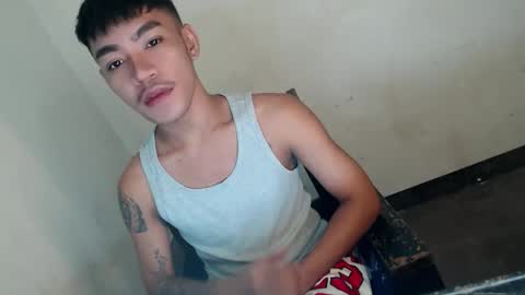 Snapshot of gelluxxx chatting on 03/23/26, 04:00 gelo online show from 03/23/26, 04:00