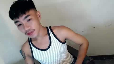 Snapshot of gelluxxx chatting on 04/04/26, 04:48 gelo online show from 04/04/26, 04:48