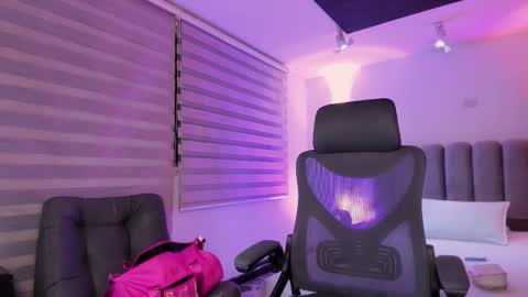 Gemma online show from 11/29/25, 06:16