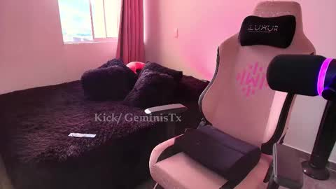 geminis11 online show from 11/22/25, 09:47