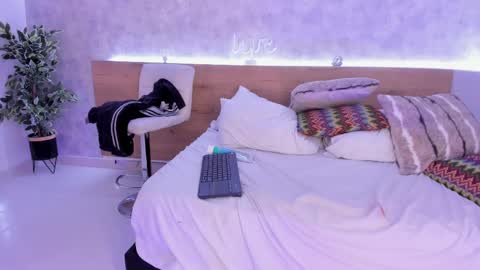 geminis muentes online show from 02/12/25, 04:01