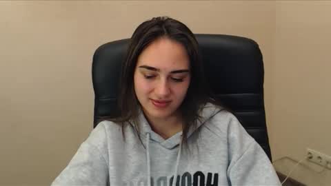 Snapshot of gemma_arterton chatting on 10/15/25, 06:35 Gemma online show from 10/15/25, 06:35