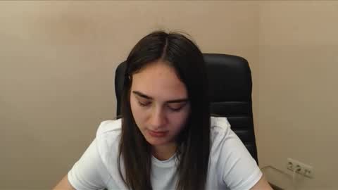 Snapshot of gemma_arterton chatting on 10/17/25, 07:44 Gemma online show from 10/17/25, 07:44