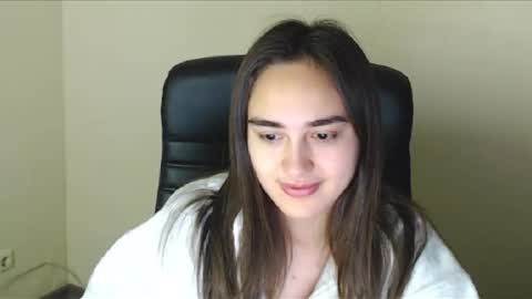 Snapshot of gemma_arterton chatting on 10/22/25, 06:35 Gemma online show from 10/22/25, 06:35