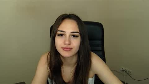 Snapshot of gemma_arterton chatting on 11/13/25, 01:10 Gemma online show from 11/13/25, 01:10