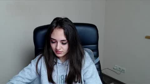 Snapshot of gemma_arterton chatting on 11/21/25, 07:51 Gemma online show from 11/21/25, 07:51