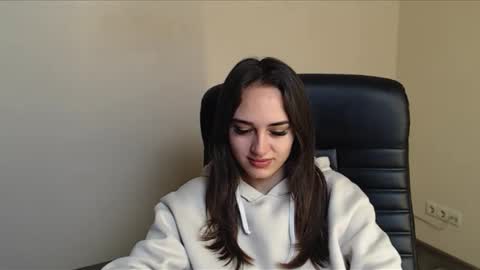 Snapshot of gemma_arterton chatting on 11/25/25, 07:41 Gemma online show from 11/25/25, 07:41