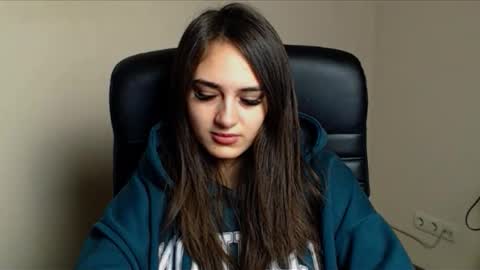 Snapshot of gemma_arterton chatting on 12/15/25, 07:34 Gemma online show from 12/15/25, 07:34