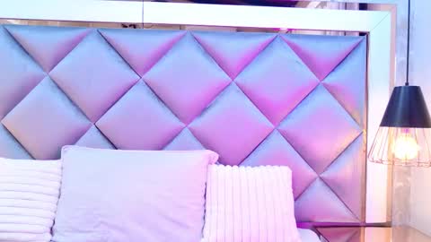 Snapshot of gemma_sm chatting on 11/25/25, 03:06 Maria online show from 11/25/25, 03:06