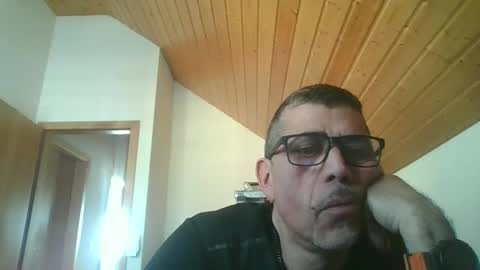 Snapshot of gen3841 chatting on 02/16/25, 01:05 Gen online show from 02/16/25, 01:05